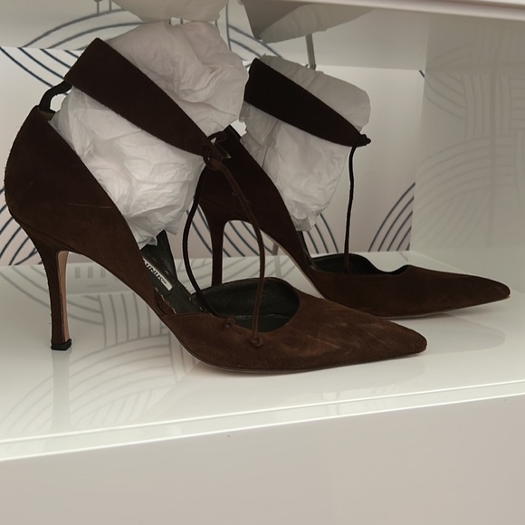 Dark brown suede Manolo Blanik ankle tie heels in size 38 1/2. - Picture 2 of 3